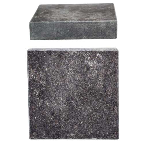 Musterstück Treppenstufe Granit Nero Assoluto geflammt