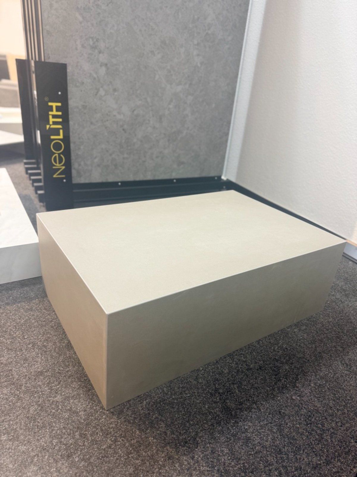 Couchtisch aus Neolith Keramik Phedra matt, 90 x 60 cm, Monolith-Optik