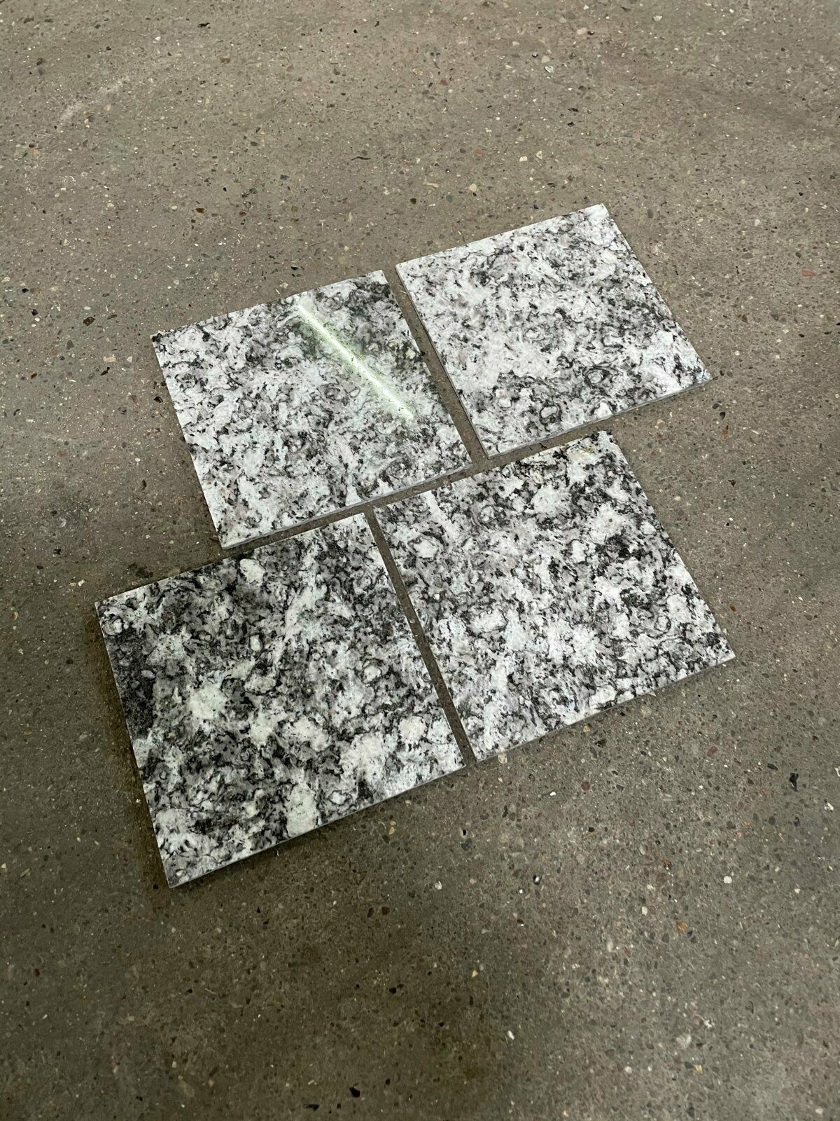 Natursteinfliesen Serizzo Extra 30,5 x 30,5 x 1 cm, poliert (Preis pro m²)