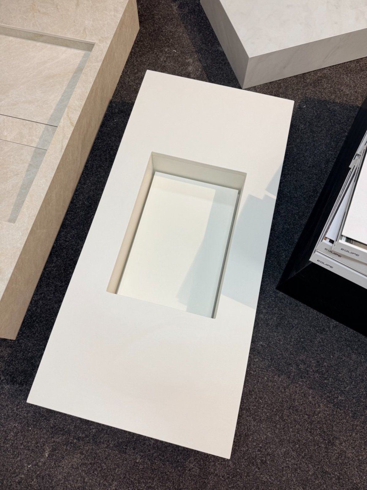 Waschtisch aus Keramik Laminam weiß matt, 105 x 50 cm, freihängend (nur Abholung)