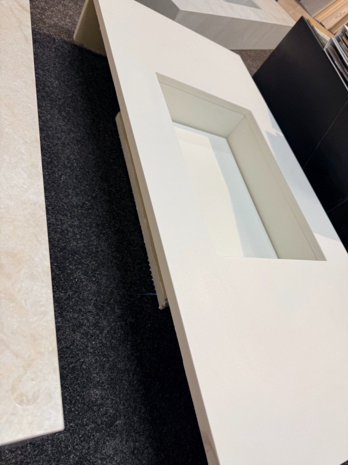 Waschtisch aus Keramik Laminam weiß matt, 105 x 50 cm, freihängend (nur Abholung)